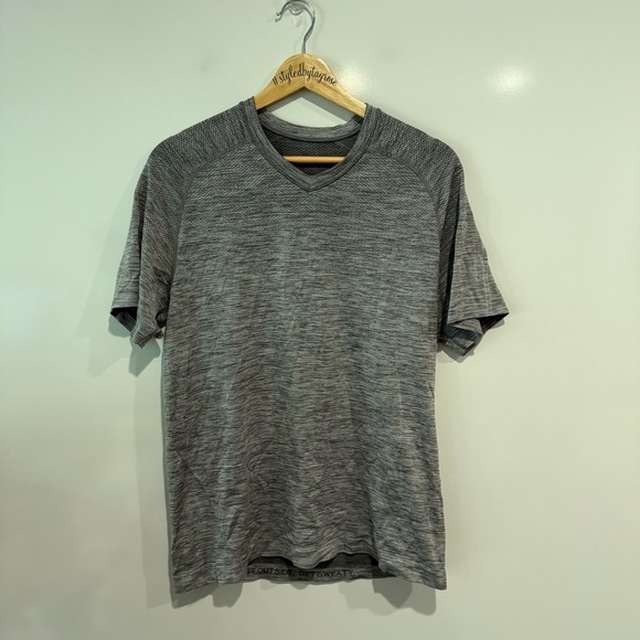 Lululemon Metal Tech Vent Short Sleeve V Neck Top - Picture 3 of 6